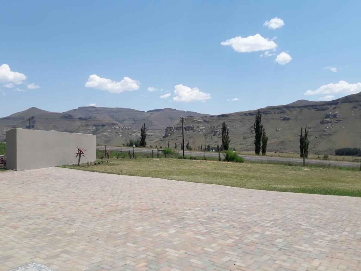 Willow Manor Clarens Bagian luar foto
